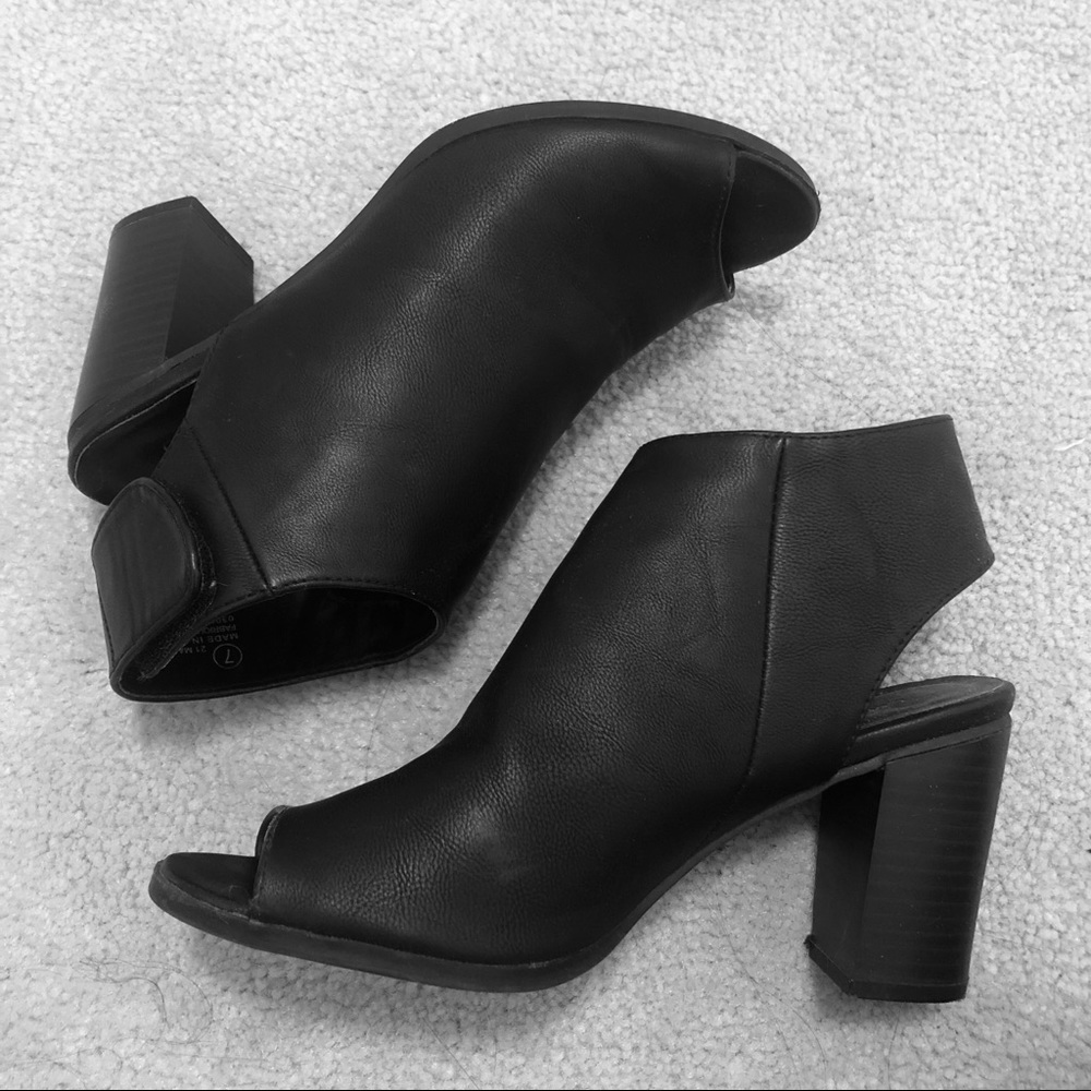 Black open-toe faux leather heels